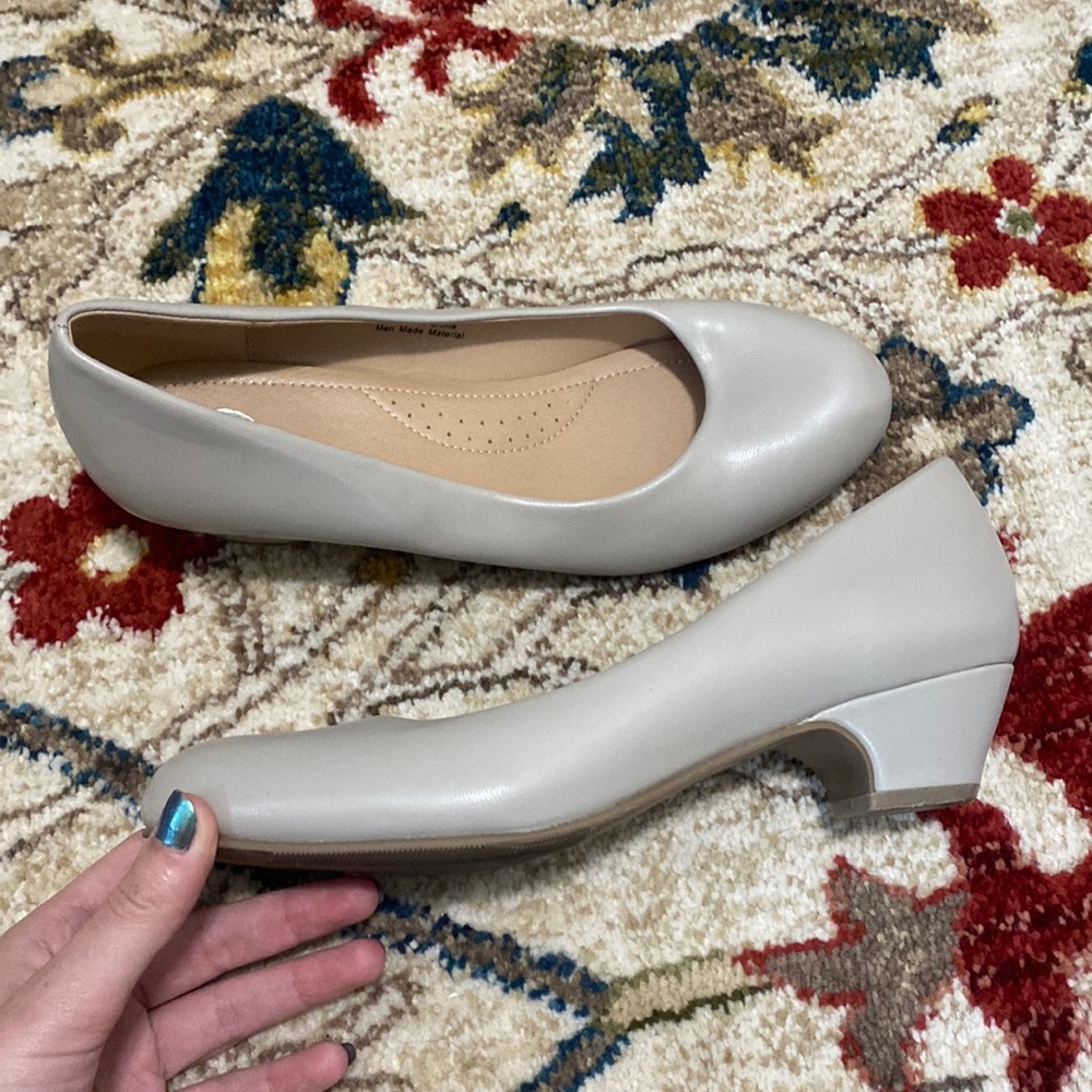 light tan kitten heel shoe